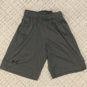 Under Armour UA Boys Basketball Shorts Gray Pockets Loose Fit Youth Extra Small